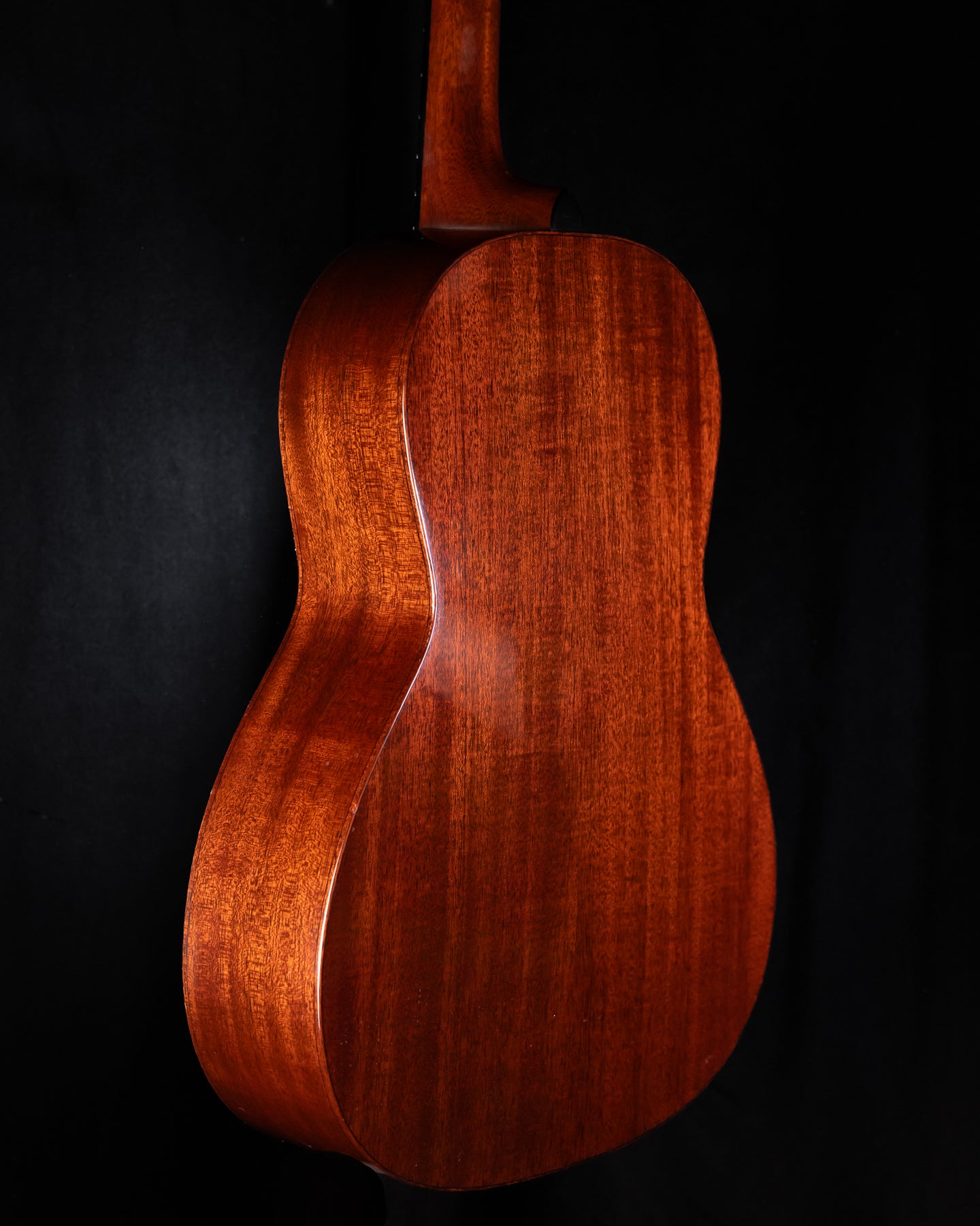 Previously Owned Santa Cruz 1929 00 Mahogany Top/Mahogany Back and Sides