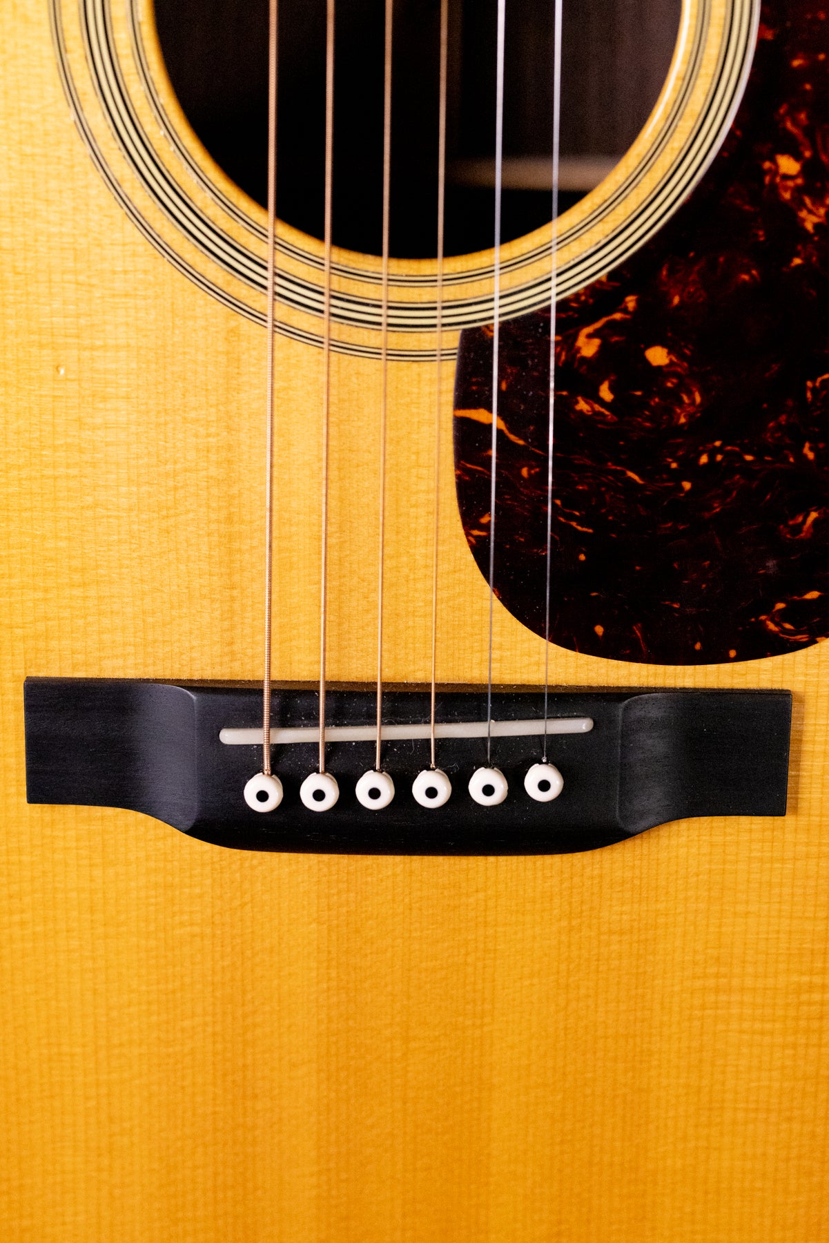 Used 2016 Martin OM-28 Sitka/Rosewood in Excellent Condition with Original Hard Shell Case