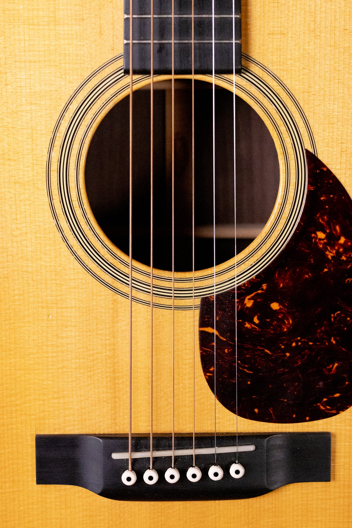 Used 2016 Martin OM-28 Sitka/Rosewood in Excellent Condition with Original Hard Shell Case