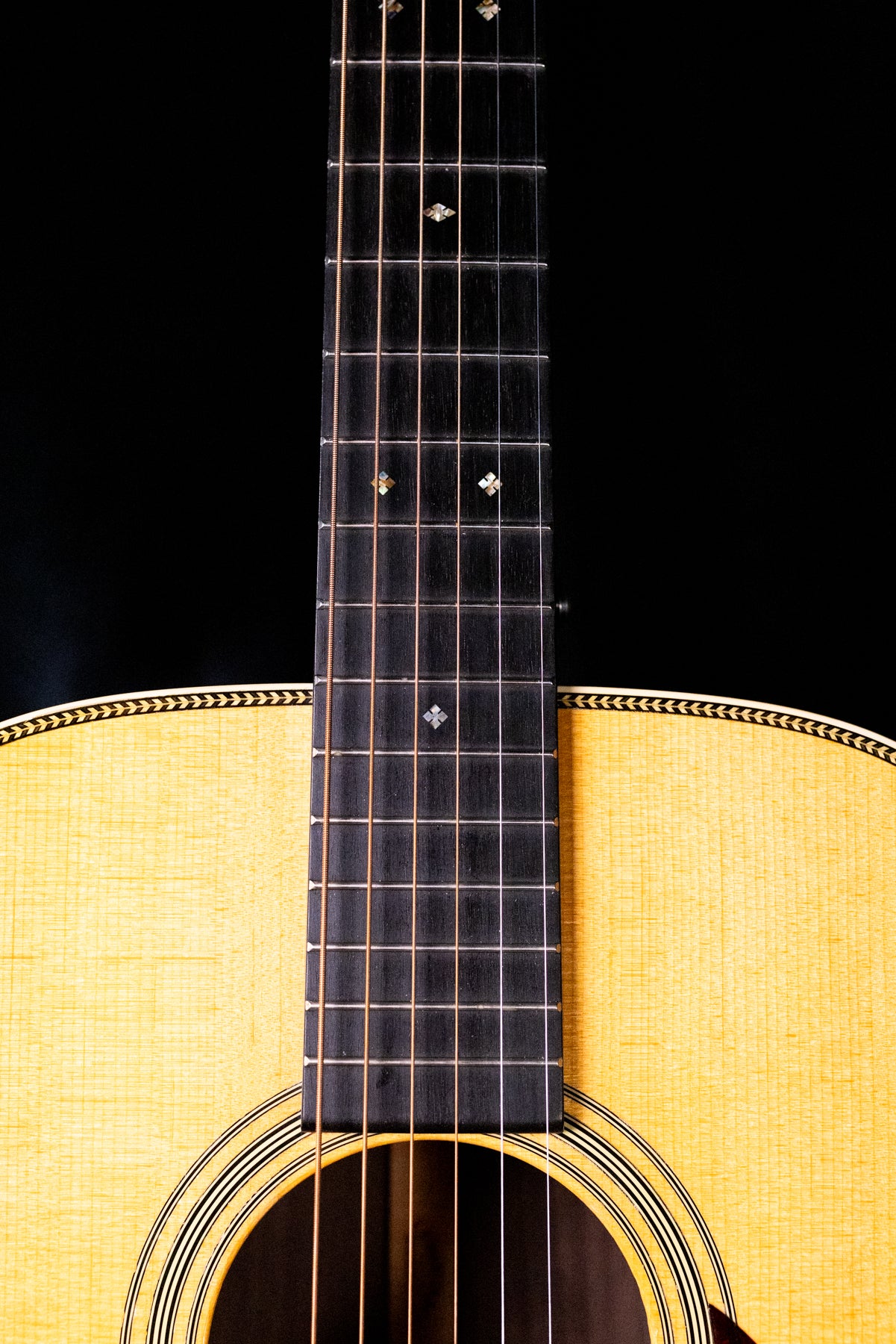 Used 2016 Martin OM-28 Sitka/Rosewood in Excellent Condition with Original Hard Shell Case