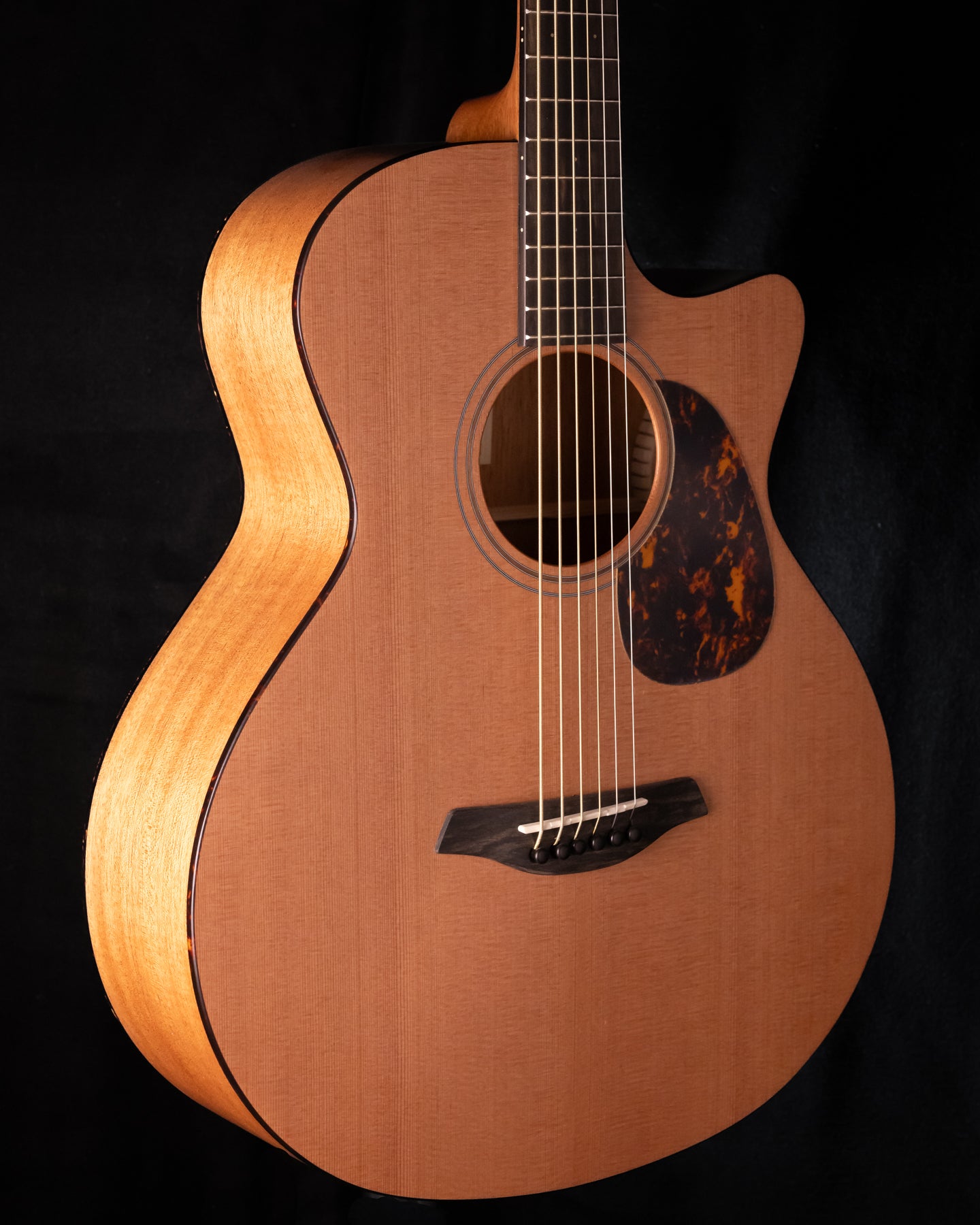 Furch Blue Series CM Cedar/ Mahogany Baritone Cutaway