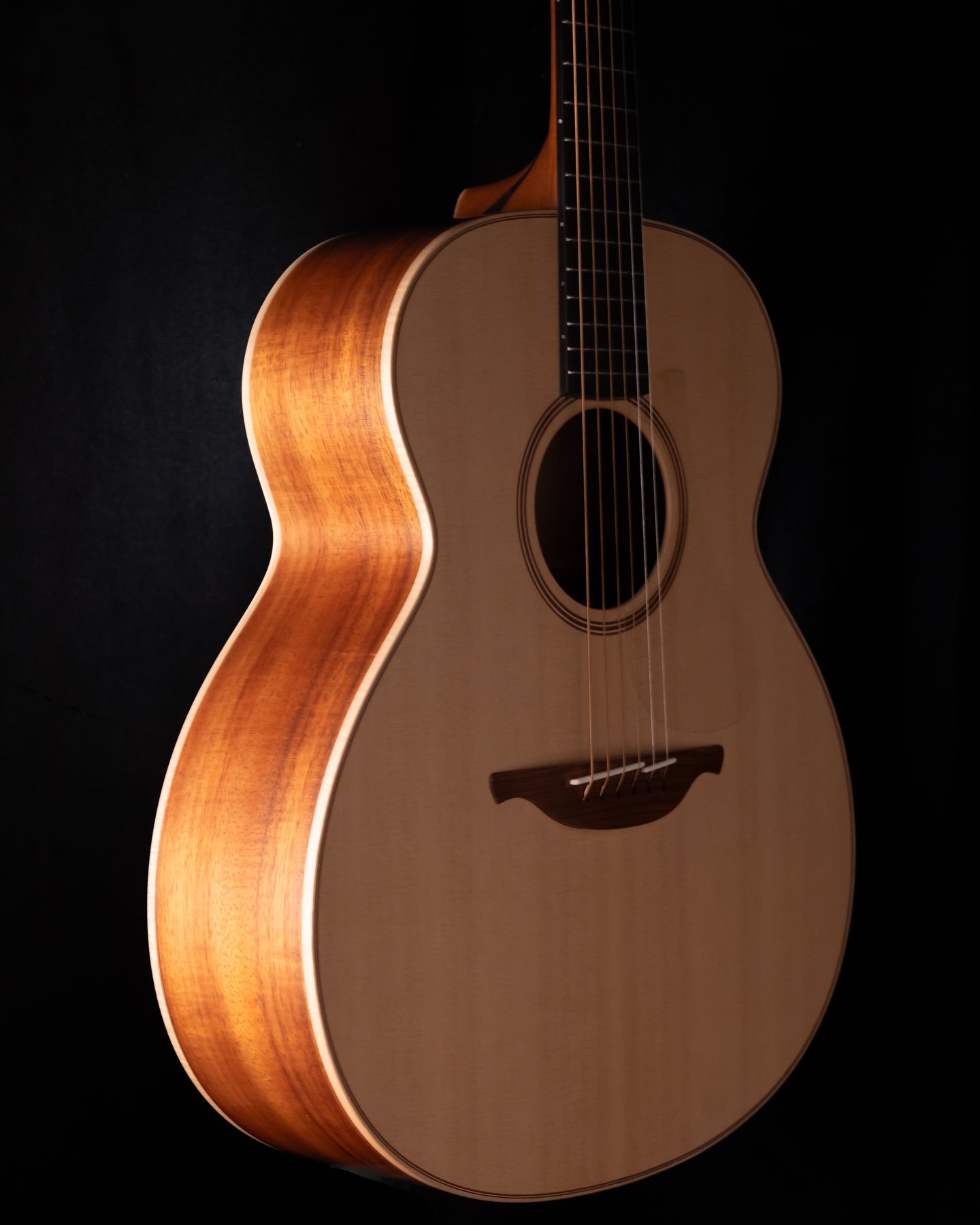 Lowden Original Series Jumbo O-34 Sitka Spruce/Koa