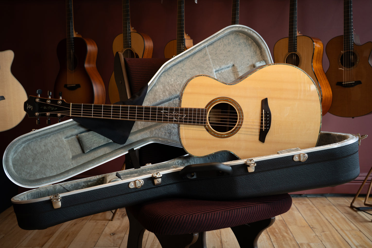 Previously Owned Furch Red Series G-LC Alpine/Cocobolo
