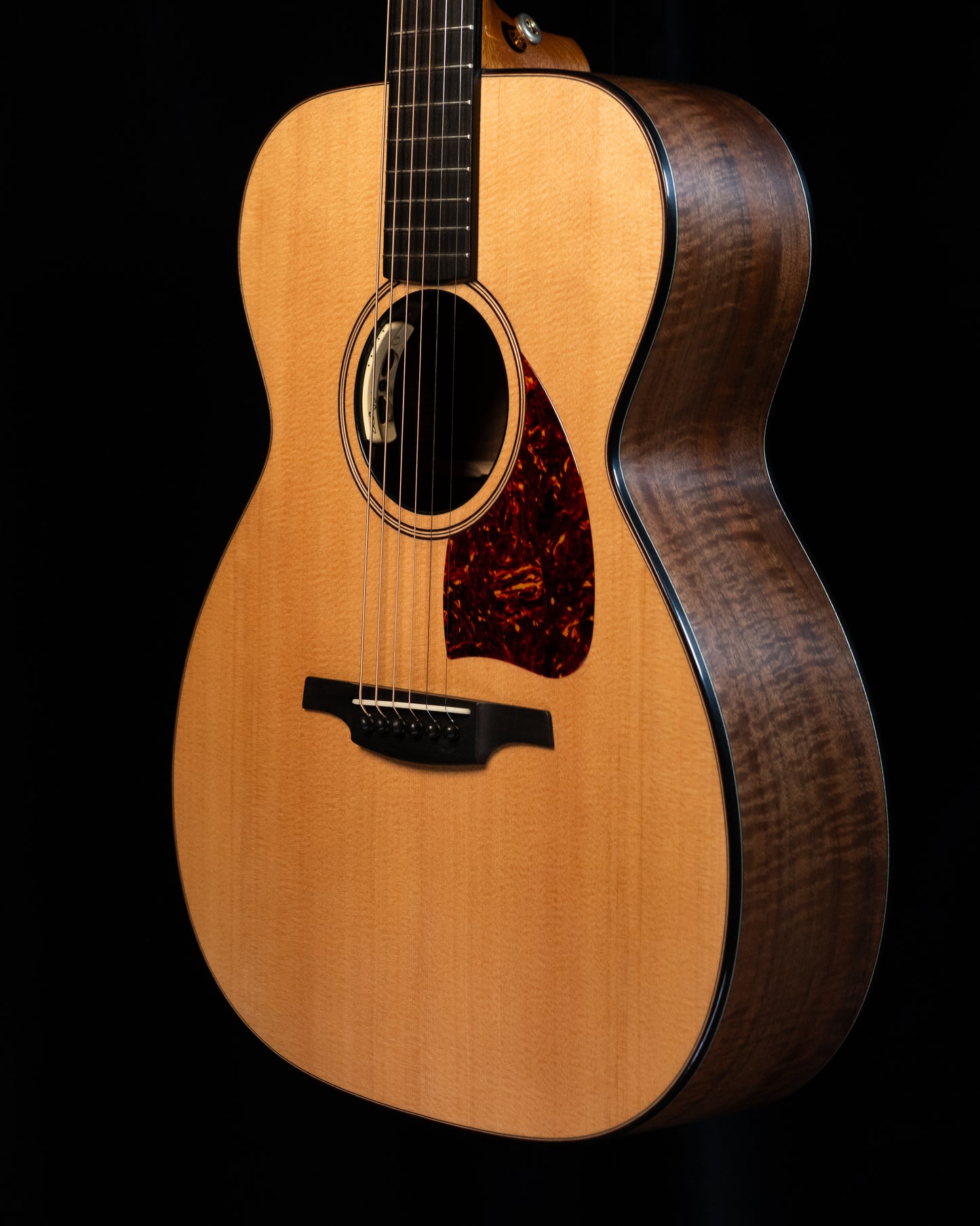 Previously Owned McNally Deep Body OM Sitka/Claro Walnut