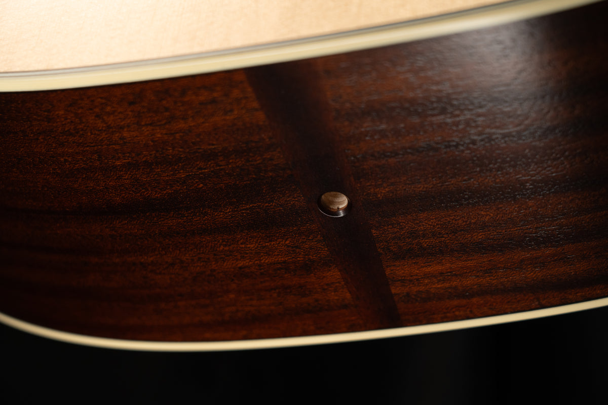 Bourgeois Professional SD Natural S Sitka/Mahogany