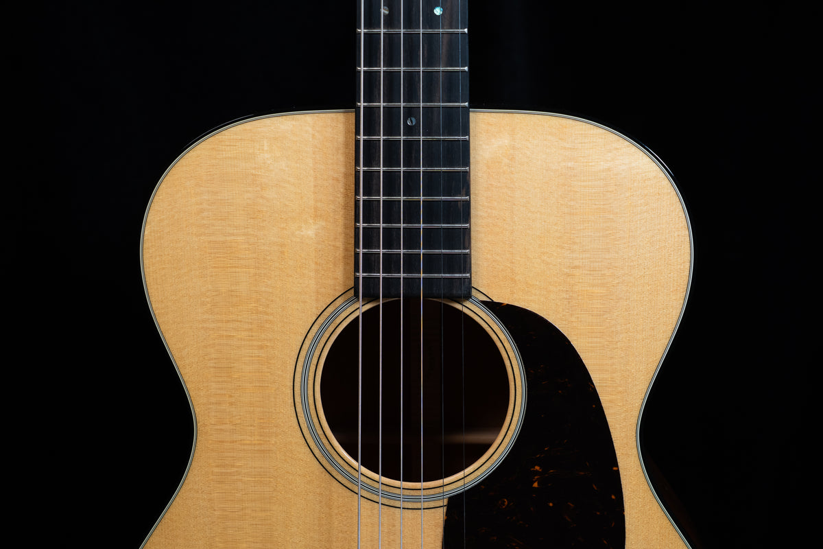 Martin Standard Series 00-18