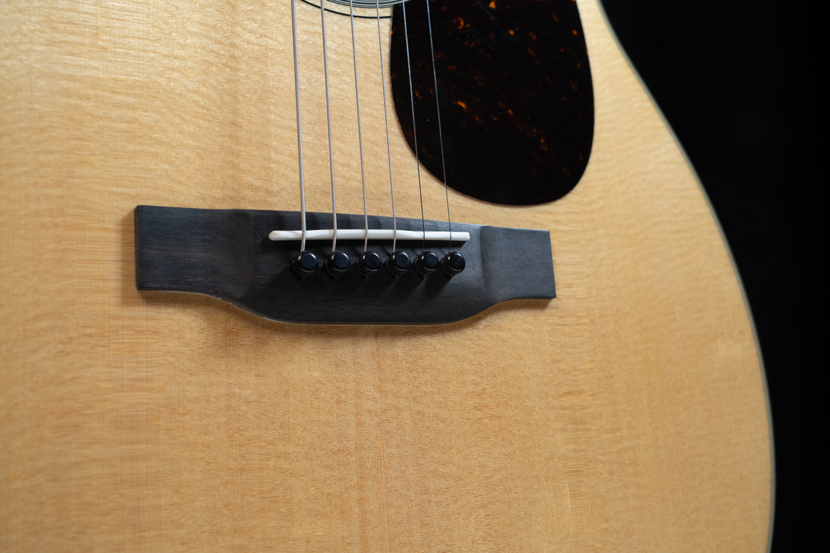 Martin Standard Series 00-18