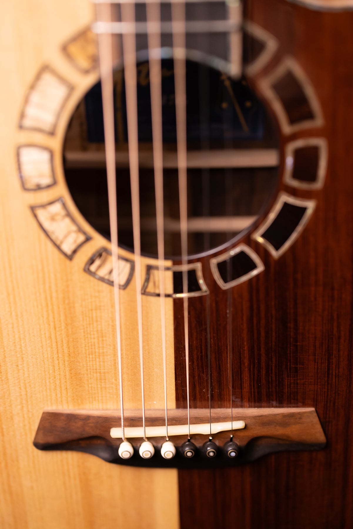 Hozen Blue Label Yin Yang "Peace " Guitar