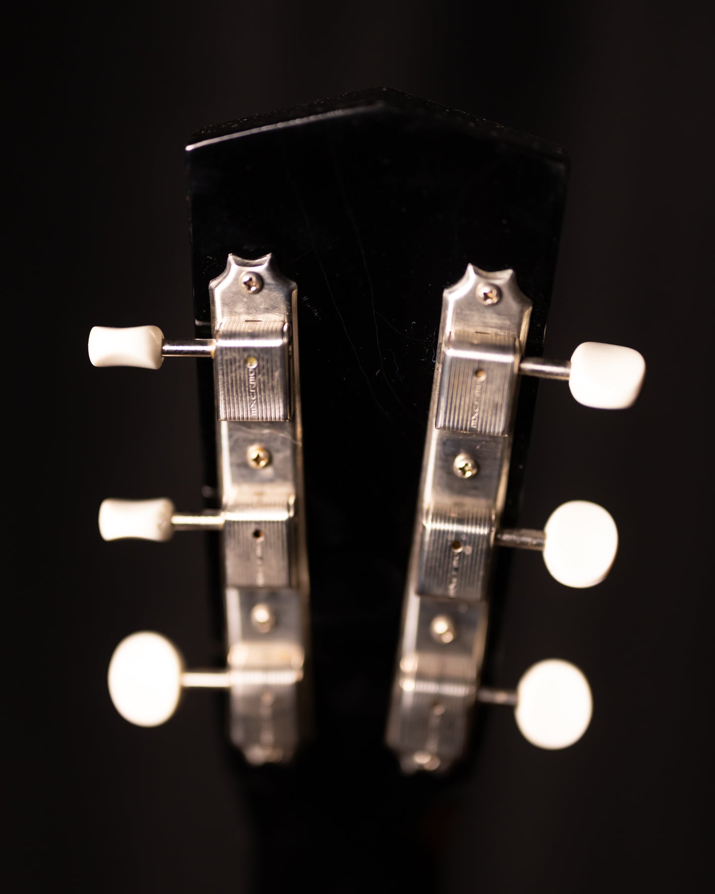 Atkin J-43 Custom Black Baked Sitka/Rosewood