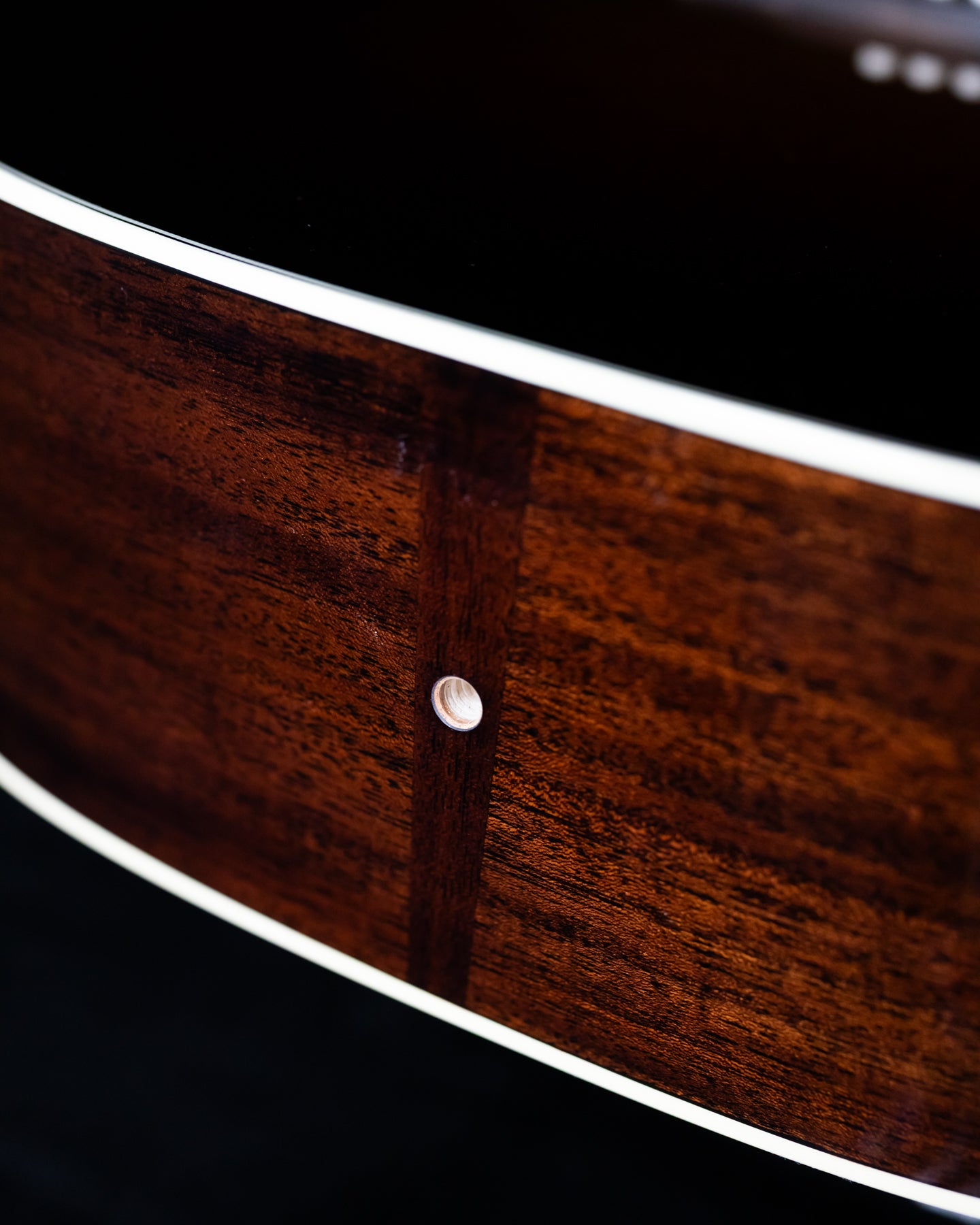 Bourgeois Touchstone Slope D Sunburst Sitka/Mahogany