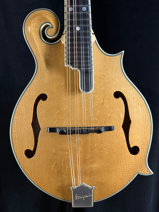Bourgeois M5F Mandolin Torrefied Adirondack/ Highly Figured Maple