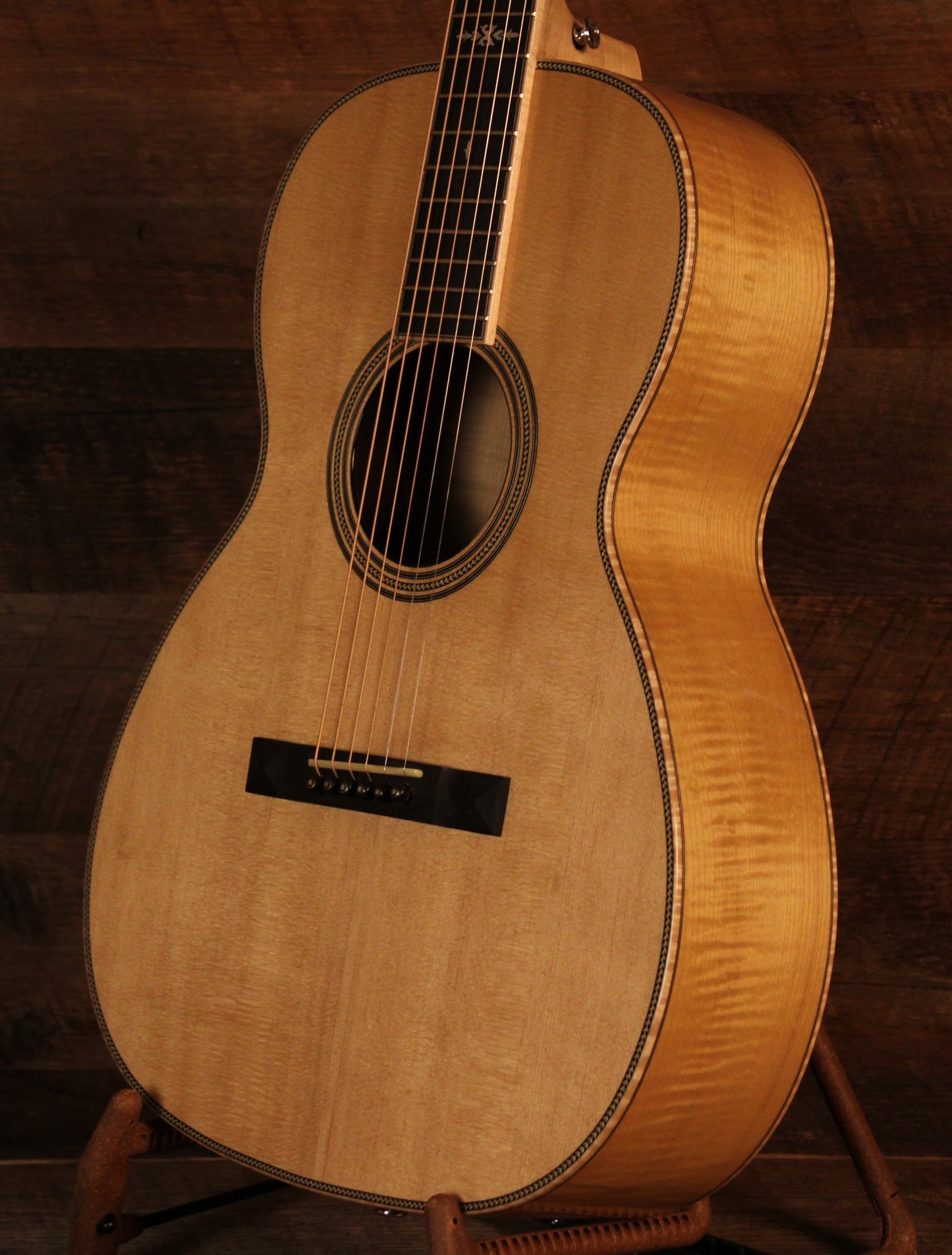 Hozen Red Label 12 Fret 00 "Golden Era" Torrefied Sitka/Flamed Maple