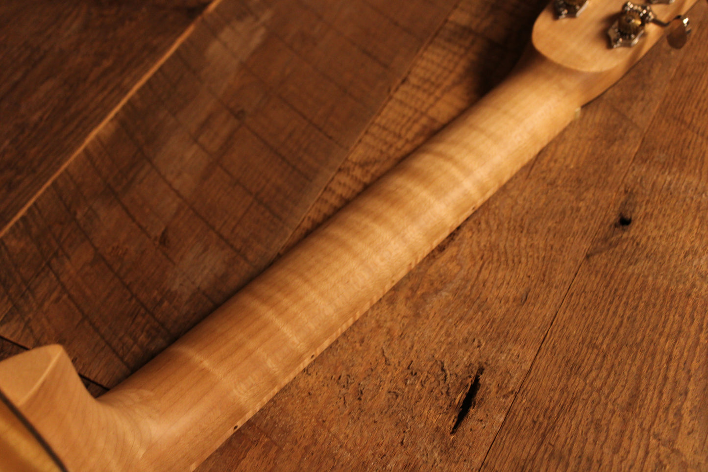 Hozen Red Label 12 Fret 00 "Golden Era" Torrefied Sitka/Flamed Maple