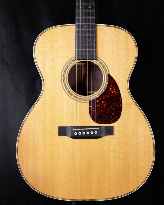 Used 2016 Martin OM-28 Sitka/Rosewood in Excellent Condition with Original Hard Shell Case