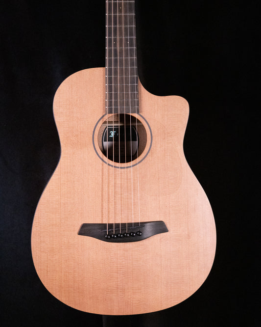 Furch Pioneer CMa Western Red Cedar/African Mahogany Travel Guitar