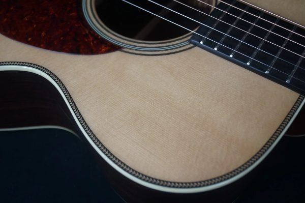 Bourgeois OM Touchstone Vintage /TS w/Sitka Spruce Top & Indian Rosewood Back / Sides - Body Detail 1