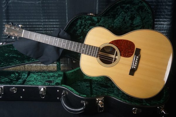 Bourgeois OM Touchstone Vintage /TS w/Sitka Spruce Top & Indian Rosewood Back / Sides - In Case